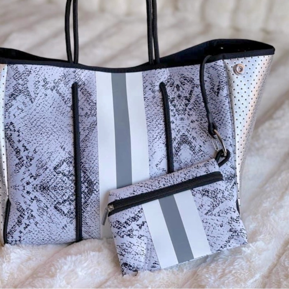 💥 BOGO 💥 NEW Convertible Neoprene Tote Bag Gray Snake print / silver accents